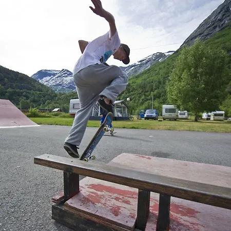 منتزه العطل Folven Adventure Camp 3*